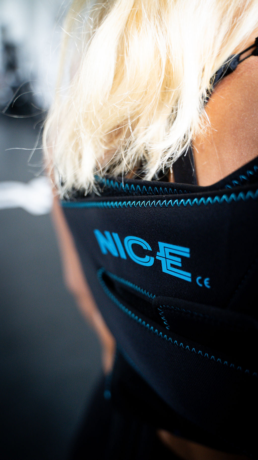 NICE1 with Shoulder Wrap